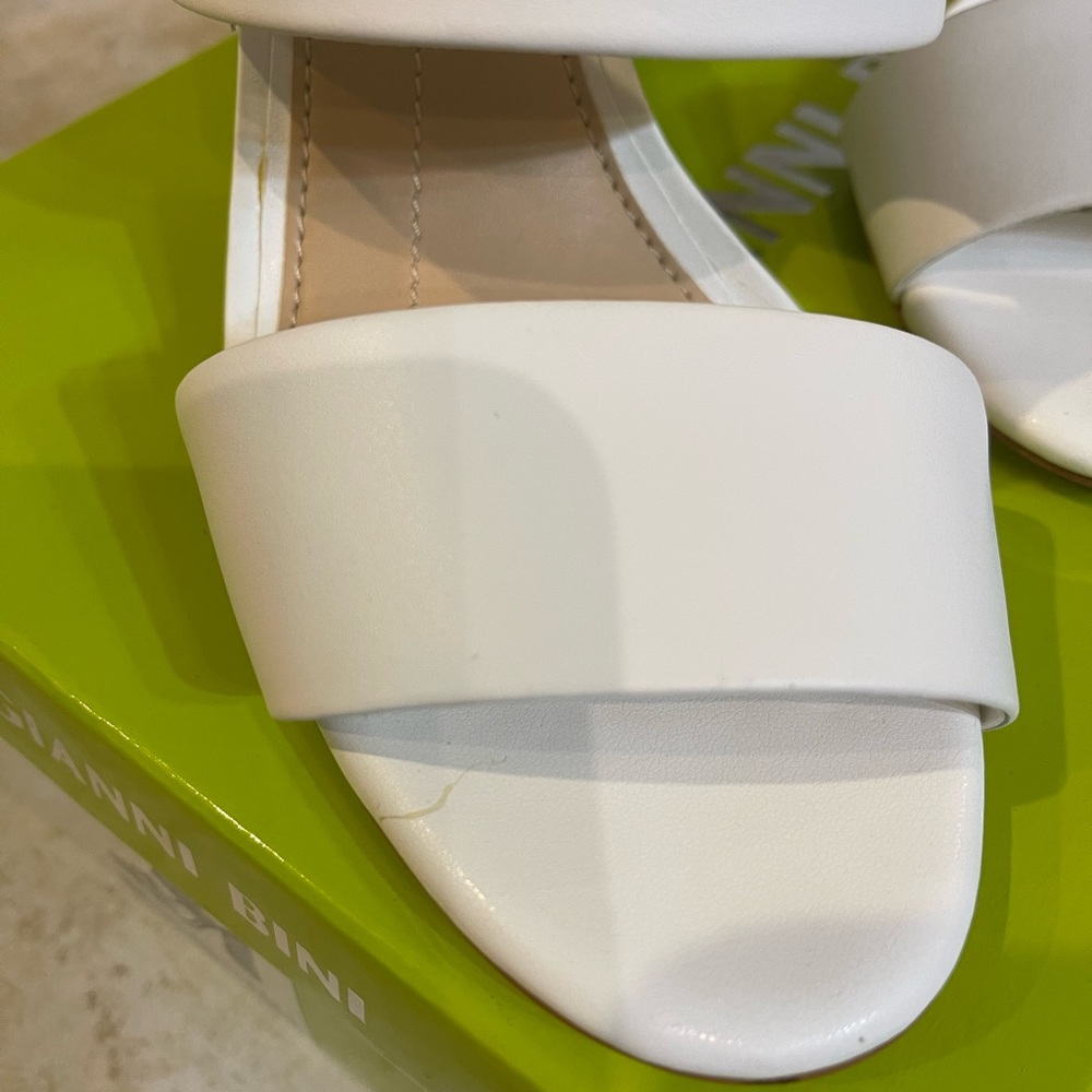 Gianni Bini white leather heeled slides - Picture 5 of 6